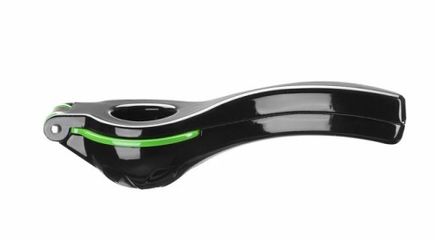 Profesjonalne wyciskanie soku z cytryny bez pestek za pomocą wyciskacza BarUp.