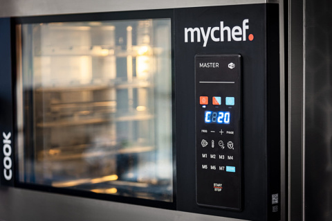 PIEC KONWEKCYJNO-PAROWY 10xGN 2/1 ELEKTRYCZNY Z AUTOMATYCZNYM SYSTEMEM MYJĄCYM 27,9kW 400V Mychef COOK MASTER 102E -2