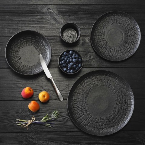 Zestaw czarnych misek i talerzy Crust Fine Dine – różne rozmiary, pokazujące surową estetykę kolekcji Zestaw czarnych misek i talerzy Crust Fine Dine – różne rozmiary, pokazujące surową estetykę kolekcji