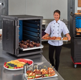 Pojemnik termoizolacyjny 126L Cam GoBox – Cambro, ładowany od przodu z 6 prowadnicami, czarny, 770×540×687 mm