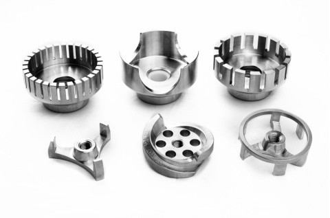 Specjalistyczne końcówki homogenizujące do mikronizacji cząsteczek tłuszczu w lodach.