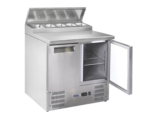 Stół chłodniczy sałatkowy Arktic 236222 – 2-drzwiowa sałatkarka z zamkniętą pokrywą.