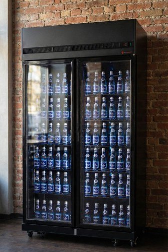 Szafa chłodnicza przeszklona 770L 2-drzwiowa Resto Quality RQ770-BLACK, czarna, drzwi skrzydłowe – 1100x635x2000 mm