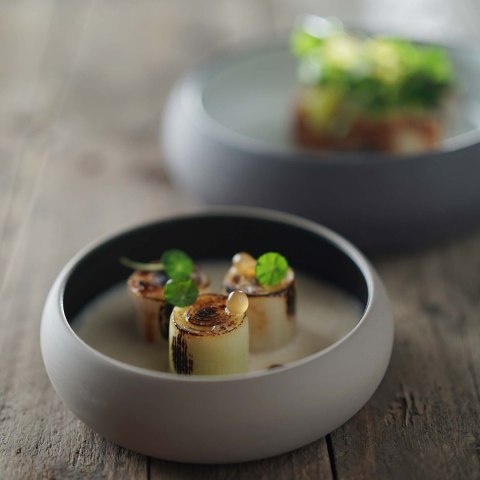 miska gastronomiczna 778104 Mia Black 140 mm z daniem