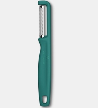 Obieraczka czarna ręczna do warzyw i owoców Iota ząbkowana 165 mm Victorinox 6.0943.3