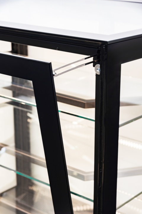 witryna cukiernicza chłodnicza Dolce Fresca 900 z oświetleniem LED