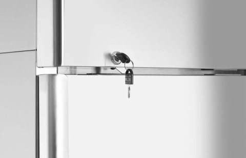 szafa chłodnicza 670L na kółkach zamykana na klucz