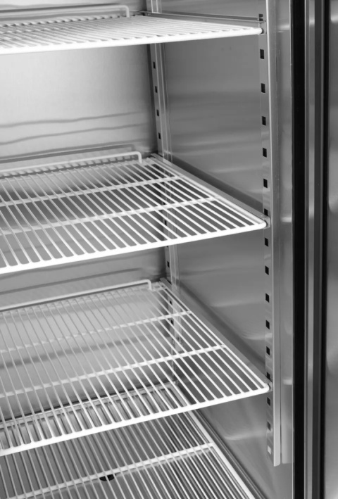 wnętrze szafy mroźniczej Arktic 232514 półki GN 2/1
