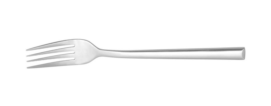 Widelec stołowy w klasycznej zastawie restauracyjnej