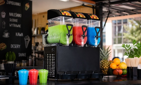 Jak wybrać granitor do gastronomii — 1, 2 czy 3 zbiorniki?