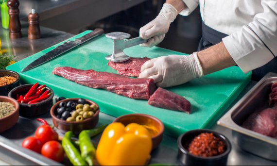 Jak usprawnić przygotowanie mięsa w lokalu gastronomicznym?