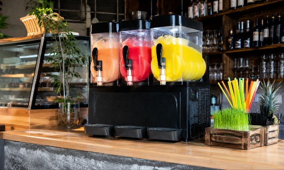 Granitor do kawiarni, baru i food trucka — który model wybrać do swojego lokalu?