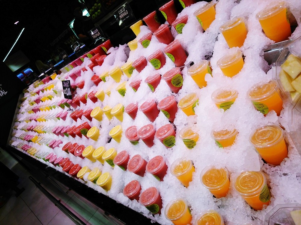 Chłodzenie produktów spożywczych lodem gastronomicznym na wystawie