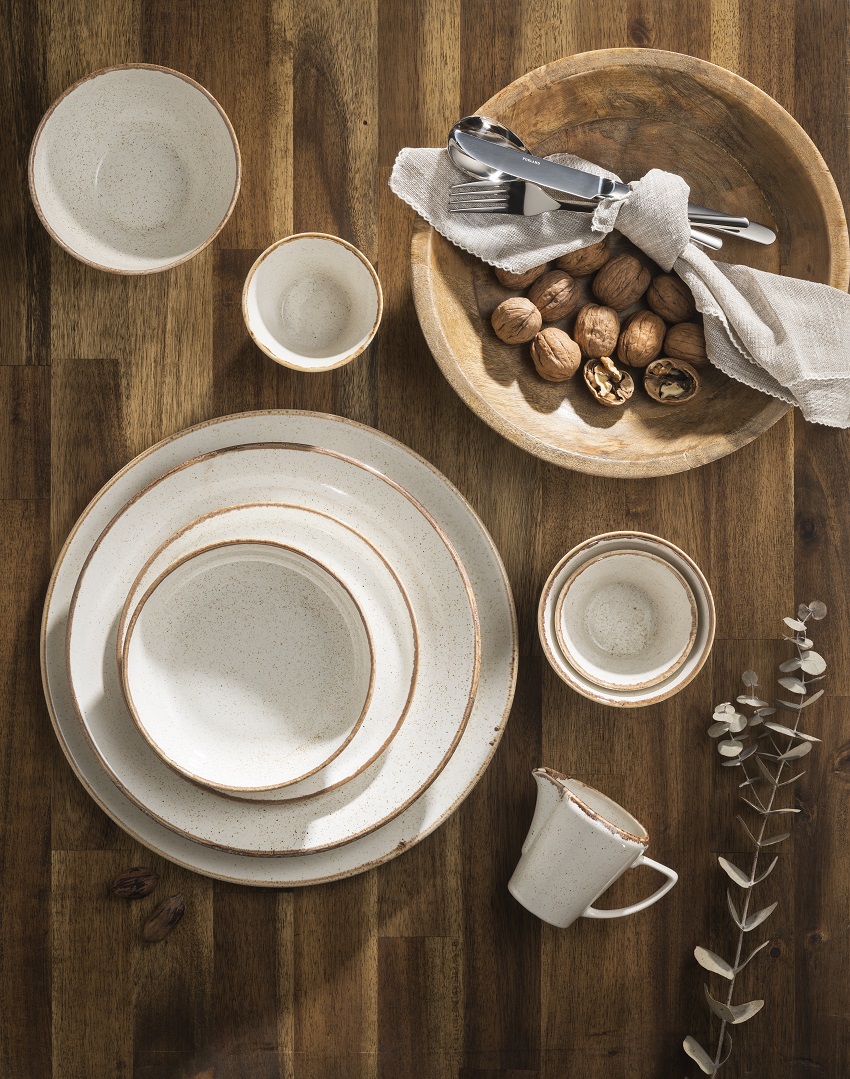 Kolorowe kubki i filiżanki porcelanowe – piaskowa kolekcja Sand do kawiarni i bufetów śniadaniowych