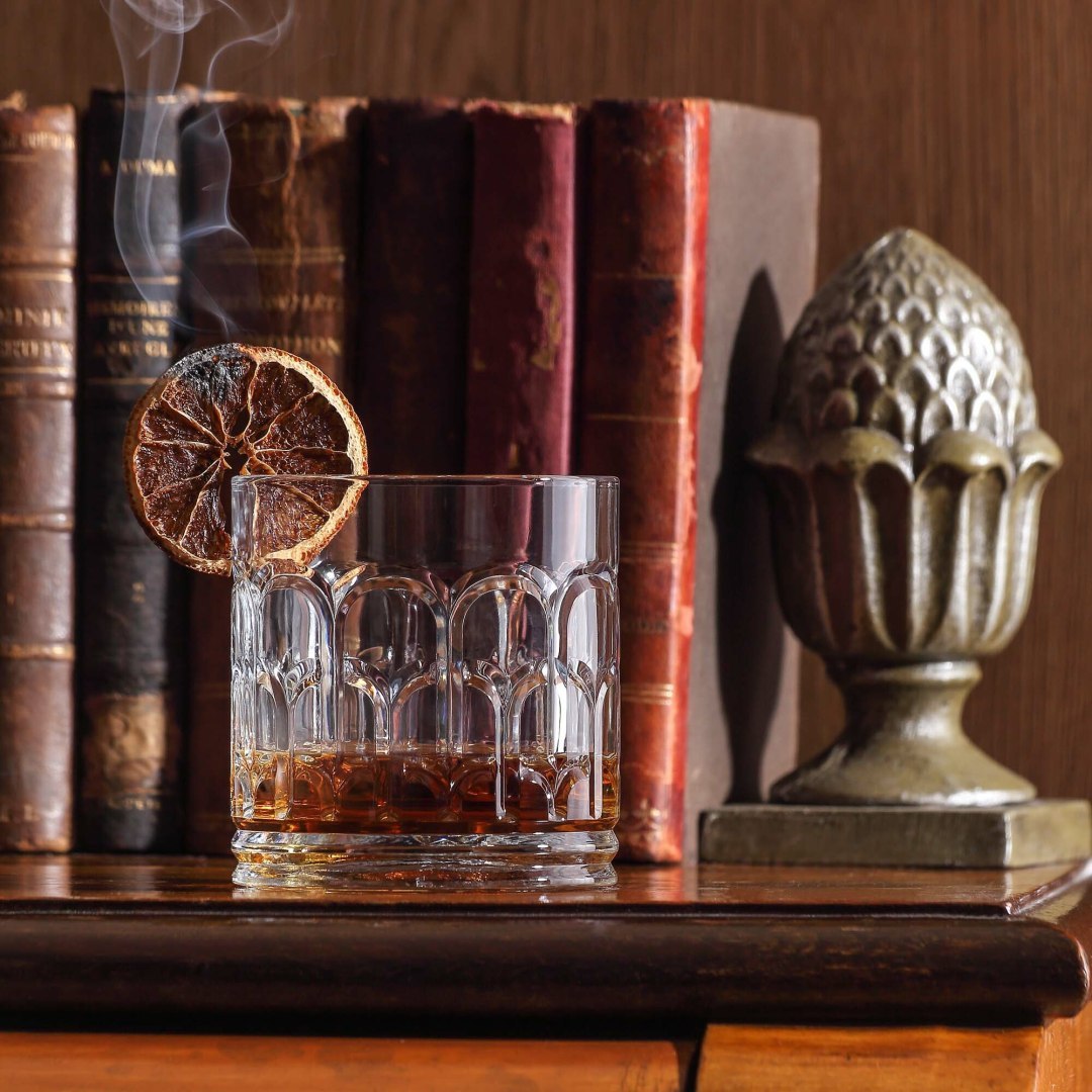 Szklanka old fashioned z grubym dnem – do serwowania whisky z lodem