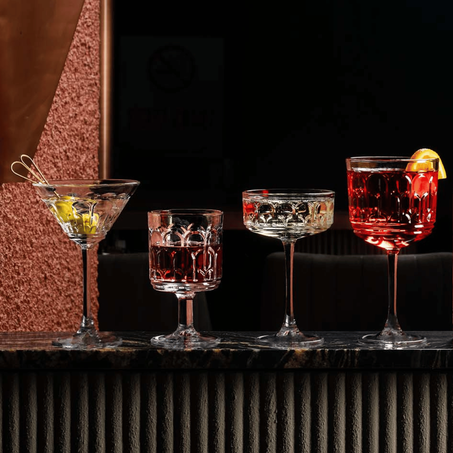 kieliszki Archie LAV do martini coupe koktajli i shotów szkło gastronomiczne na barze